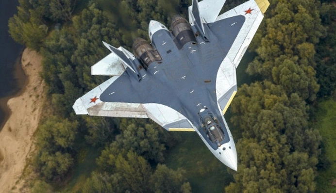Ще один російський Су-57 опинився під ударом — наслідки видно з космосу