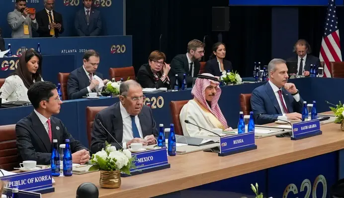 Дипломаты Европы отказались от совместного фото с Лавровым на встрече G20