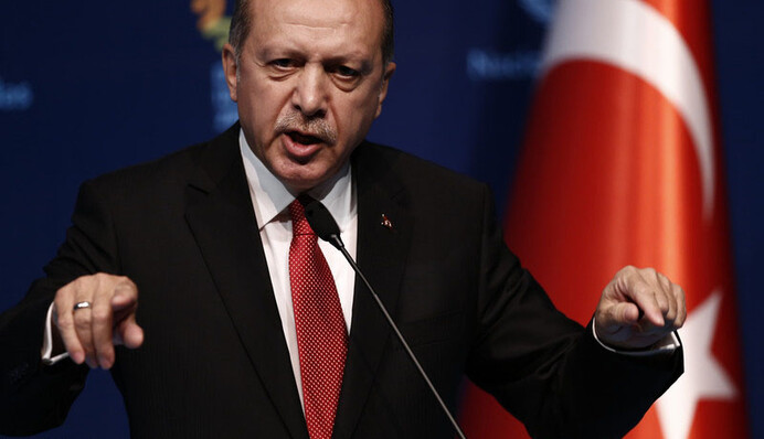 Військовий переворот у Туреччині: з'явилося відео першої реакції Ердогана