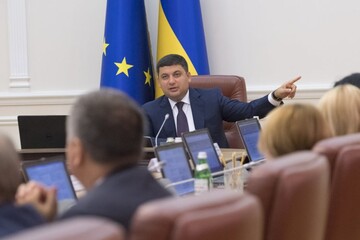 ​Не плавучий: в мережі висміяли НП з російським підйомним краном біля берегів Криму
