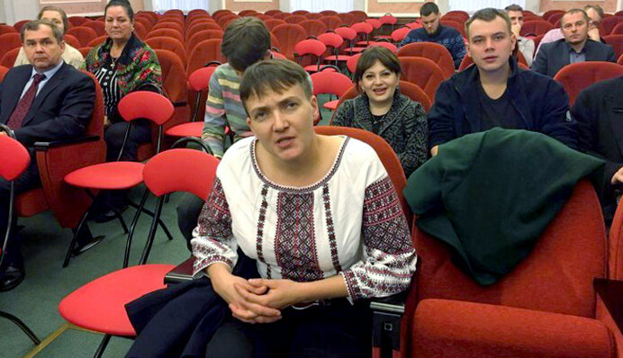 У мережі ажіотаж навколо візиту Савченко до Москви: висувають версії