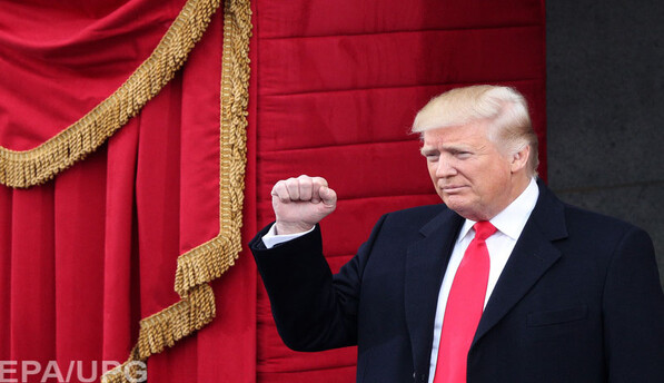 СМИ узнали о расследовании в США связей соратников Трампа с РФ