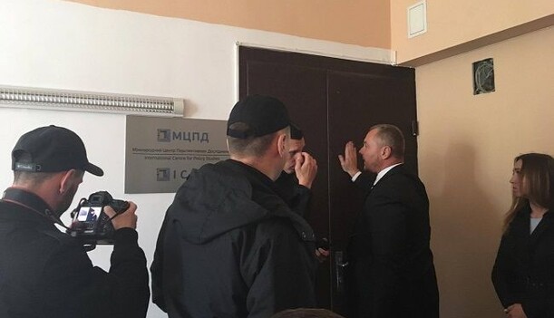 Появились фото обысков СБУ в офисе МЦПИ и новые детали