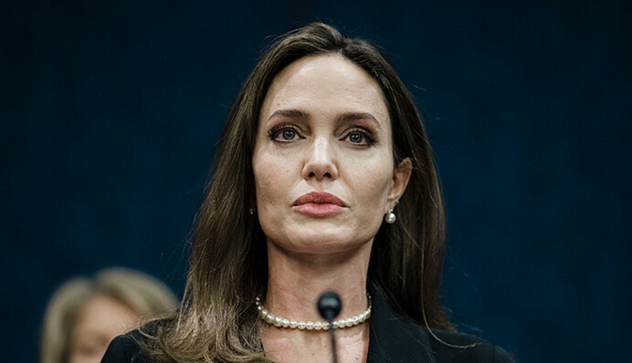 Анджелина Джоли