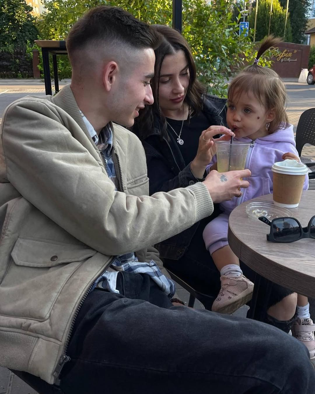 Экс супруги с дочерью