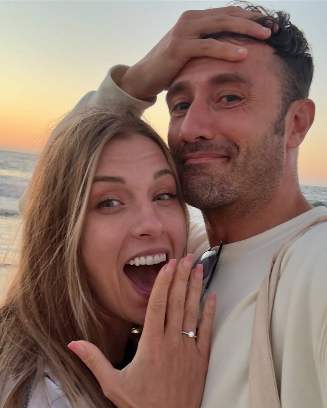 Помолвка пара