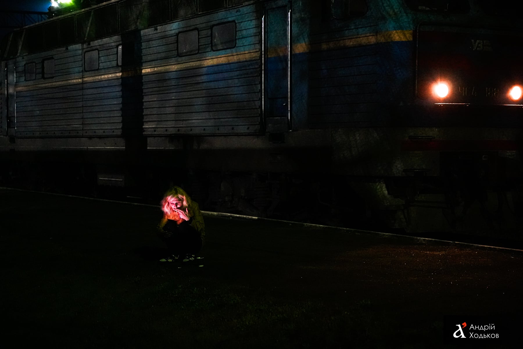 Поезд, ехавший в Харьков, остановили ночью/Фото: Андрей Ходьков/Апостроф