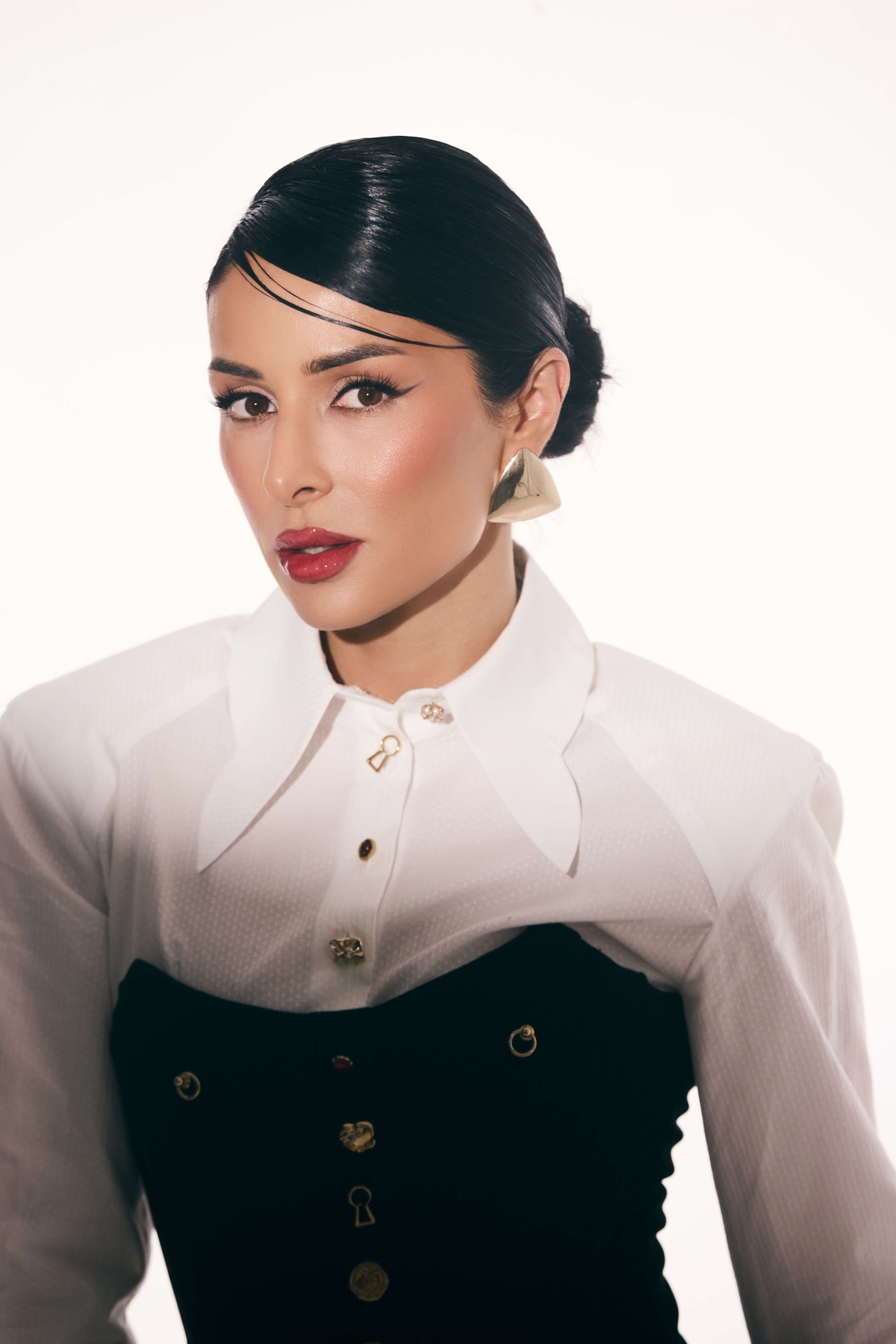 facebook.com/ZlataOgnevichOfficial/