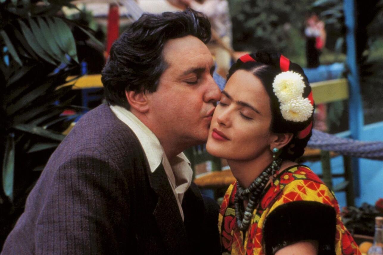 Альфред Молина (Диего) и Сальма Гаек (Фрида) в ленте