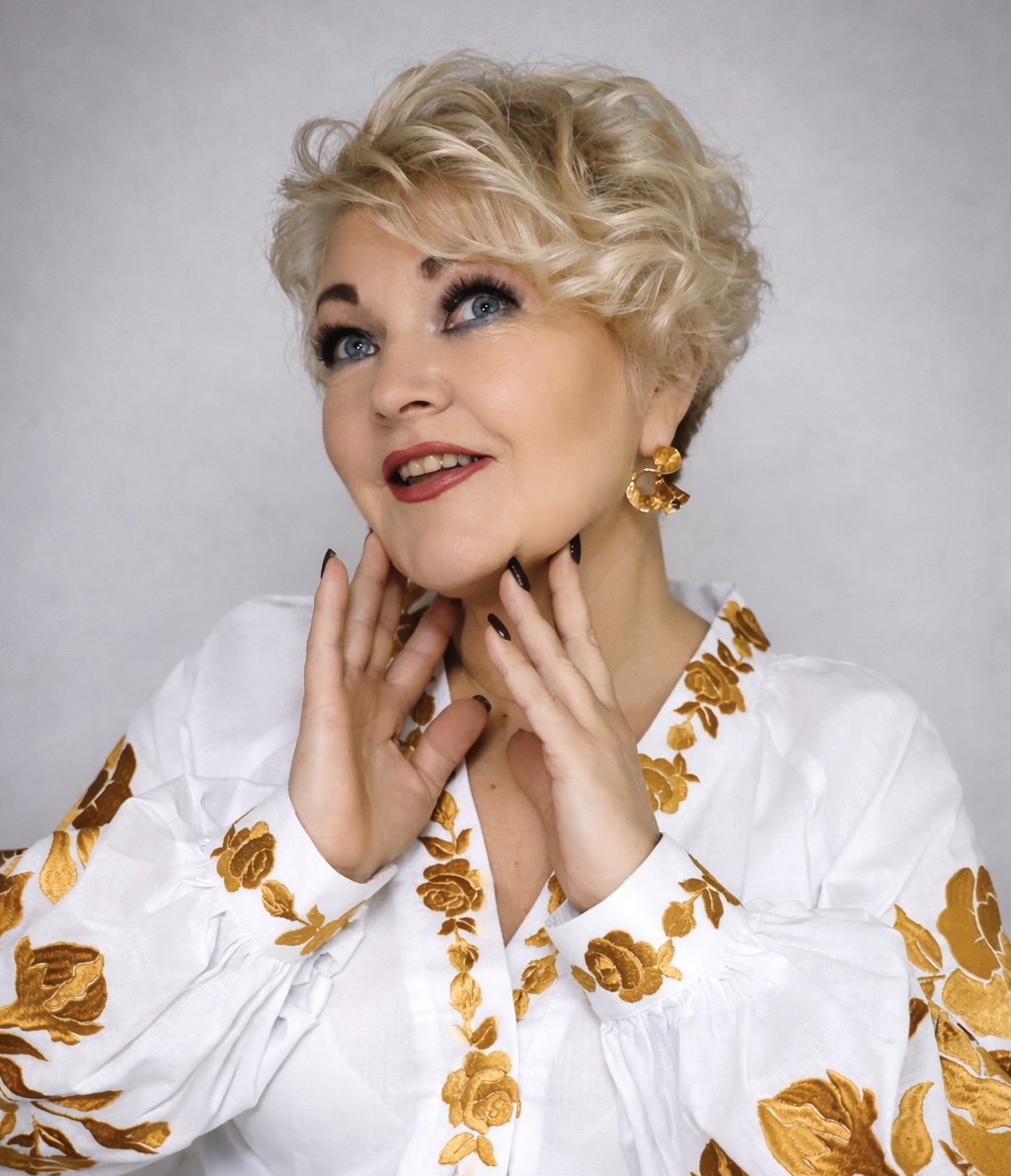 Народная артистка Украины Оксана Пекун