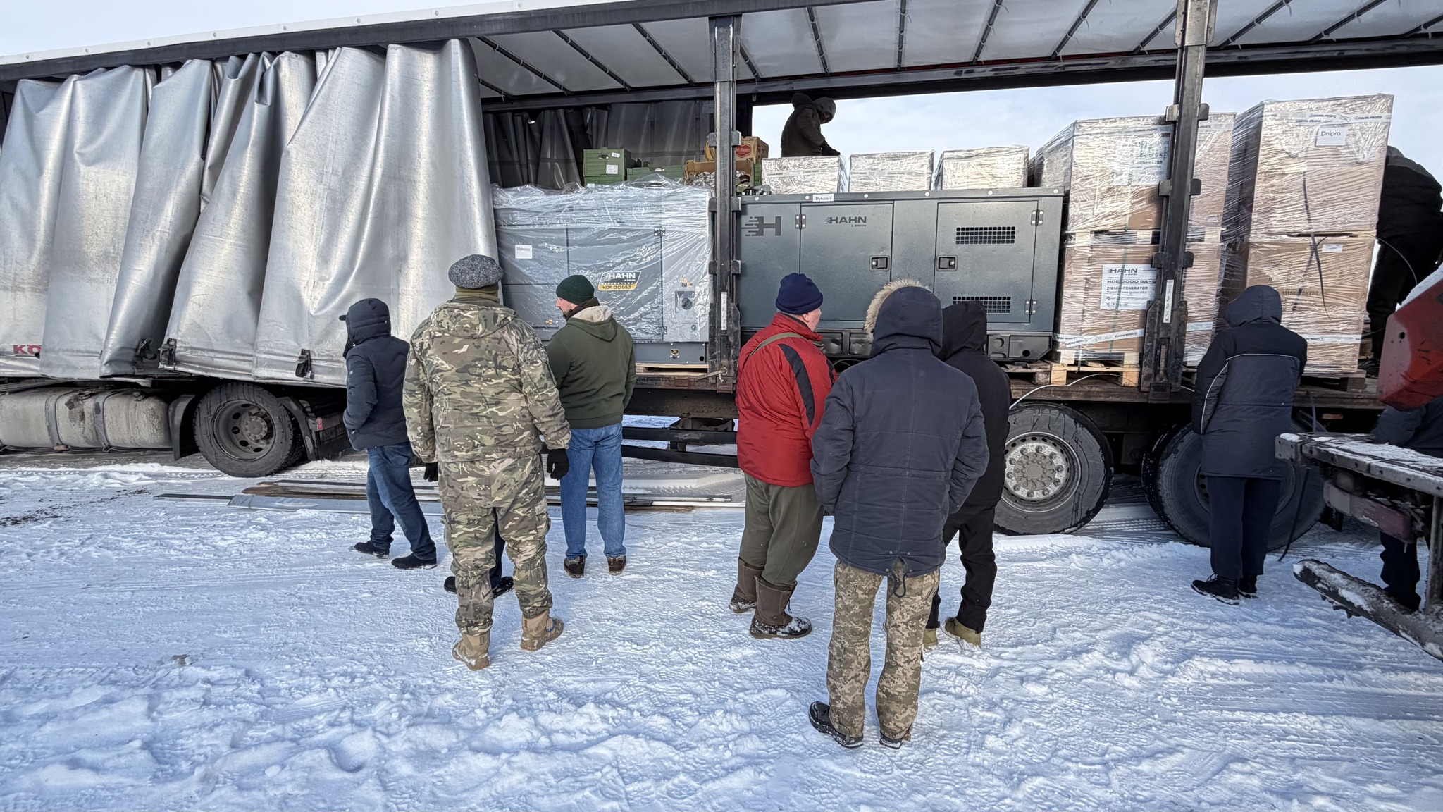 Чешская организация Pam&auml;ť n&aacute;roda передала Украине 36 генераторов/Фото: facebook.com/pamet.naroda