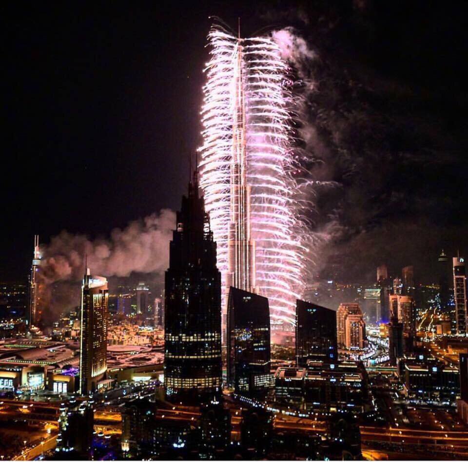 Бурдж халифа горит новости. Бурдж-Халифа Дубай пожар. Страшные небоскребы. Самый страшный небоскреб в мире. Небоскреб жуткий.