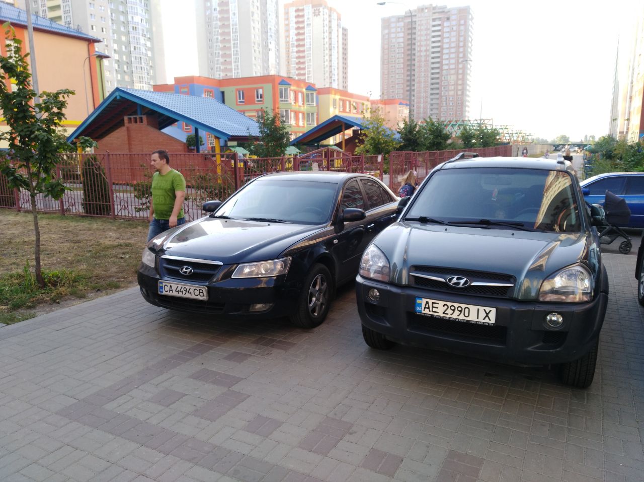 В Киеве отличились сразу два «героя парковки»