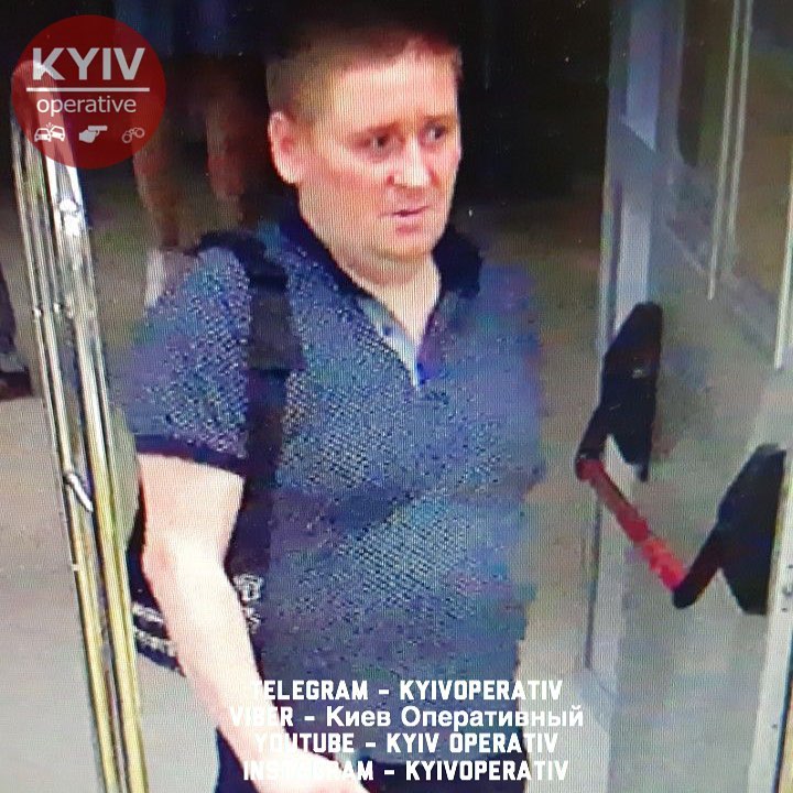 В Киеве разыскивают банду мошенников, ворующих деньги с банковских карт