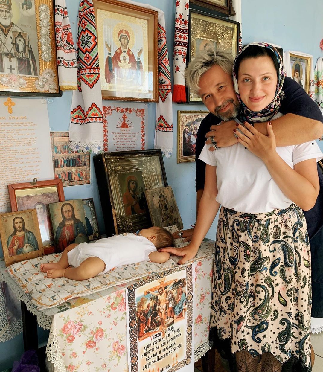 Сергей Бабкин показал фото с крестин младшего сына