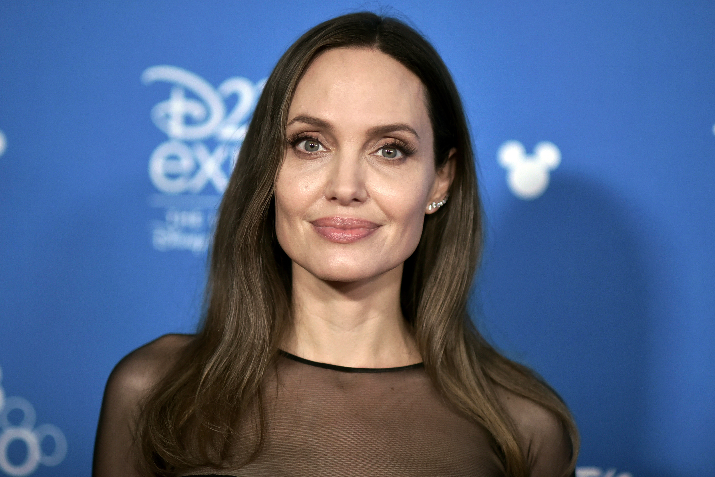 Анджелина Джоли рассказала о риске рака и своем здоровье после удаления груди