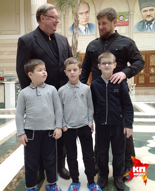 Рамзан Кадыров: «У нас с женой 14 детей, должно было быть 15. Первая девочка умерла после рождения»
