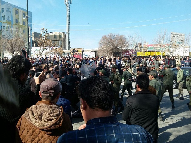 Картинки по запросу В Иране проходят массовые акции протеста