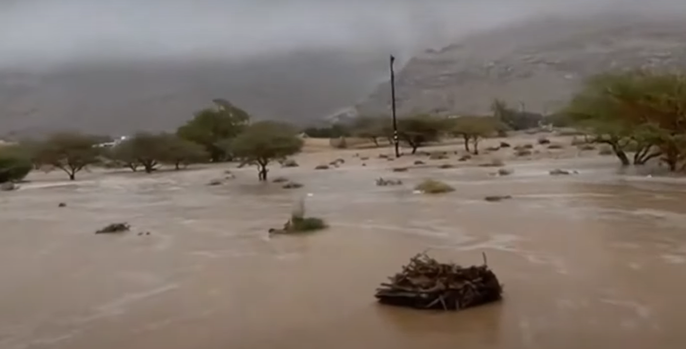 Потоп в Арабских Эмиратах - фото и видео последствий ливней в ОАЭ - Апостроф