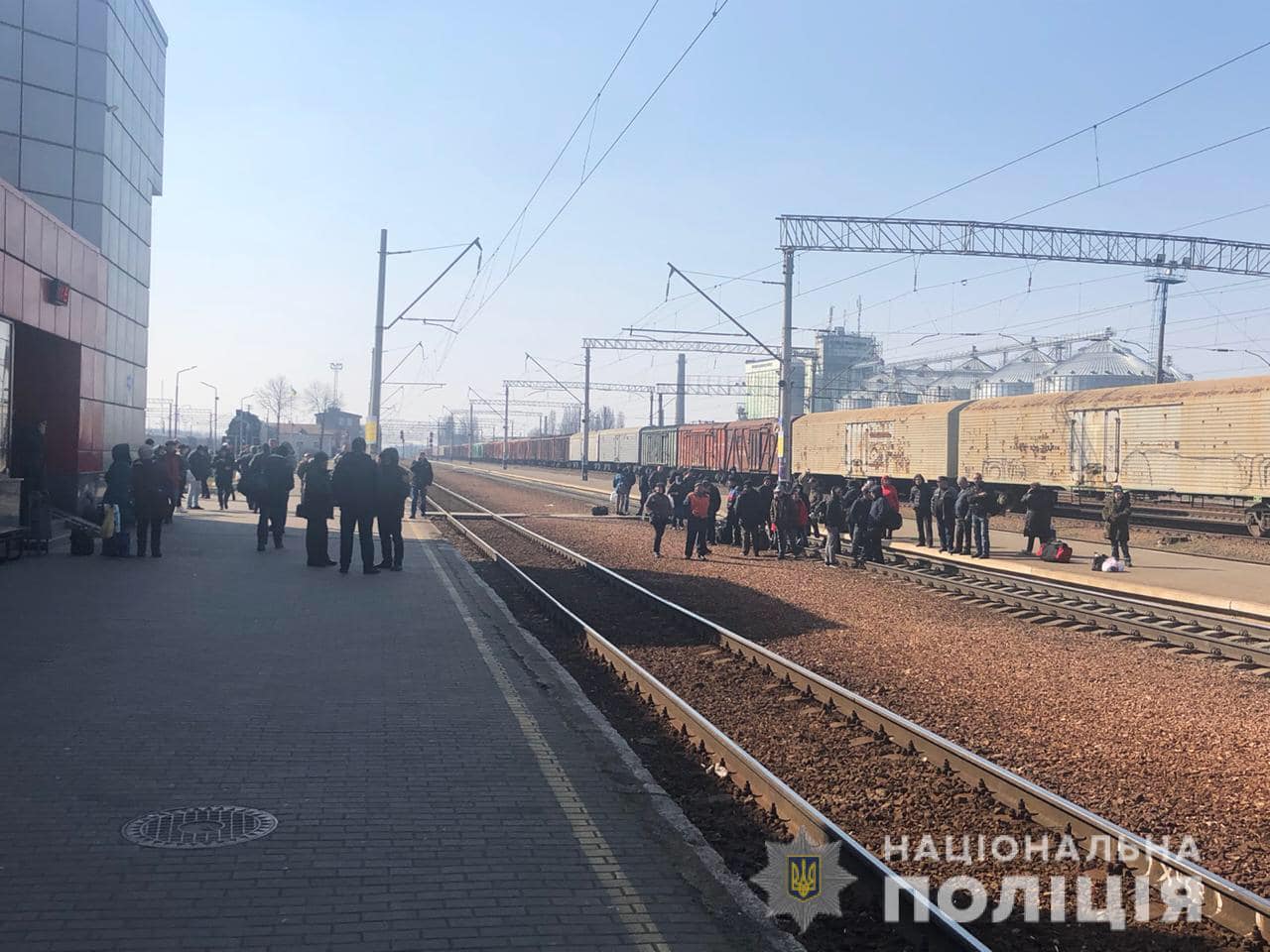 Под Киевом на железной дороге произошел бунт из-за карантина: опубликованы фото
