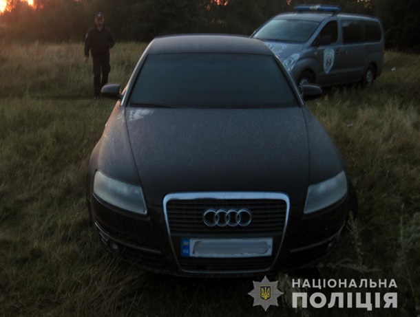 Під Житомиром батько двох дітей влаштував вдома криваву бійню: фото з місця трагедії