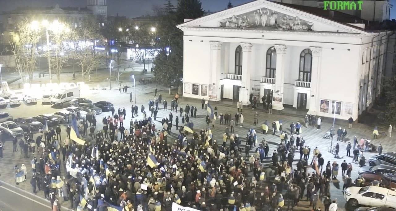 Обострение на Донбассе - жители Мариуполя вышли на митинг - фото и видео -  Апостроф