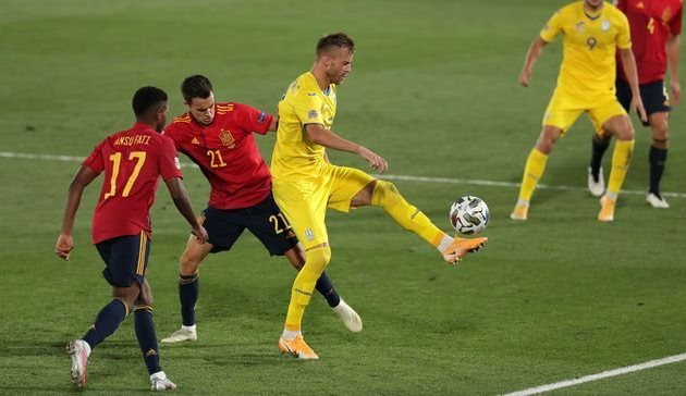 Посмотреть видео футбол украина испания