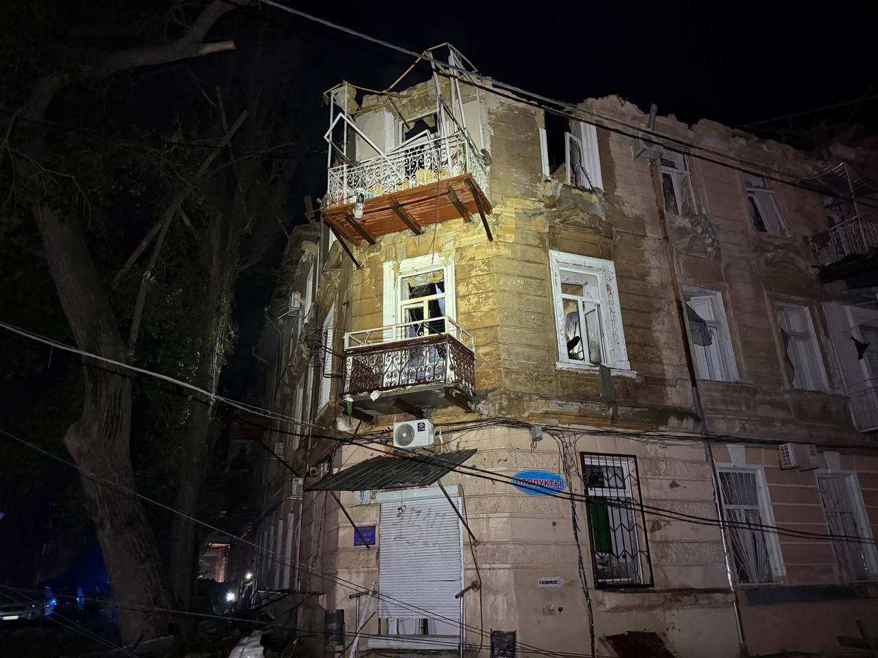 В Одесі БпЛА вдарили по будівлі пологового та житловим будинкам - ОВА