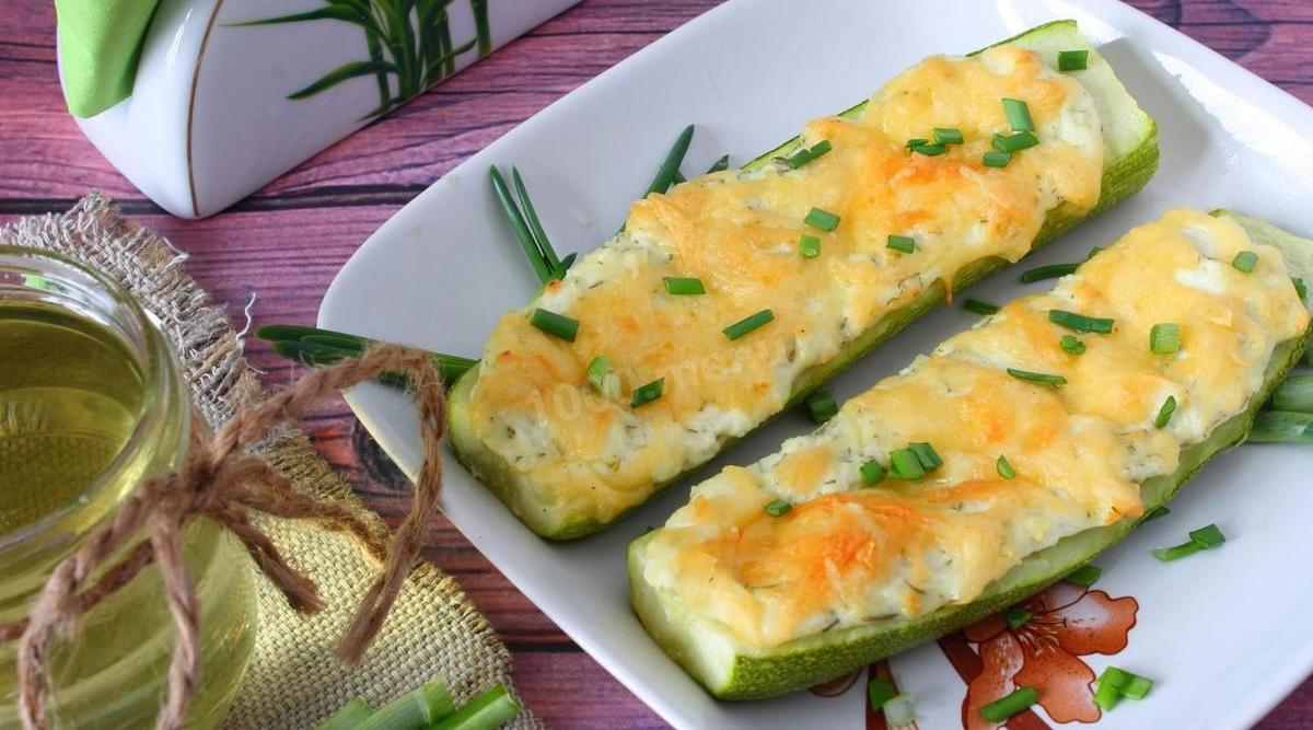 Кабачки в духовке рецепт - как вкусно запечь овощи под сыром