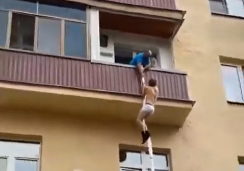 С женой на балконе - видео. Смотреть с женой на балконе - порно видео на massage-couples.ru