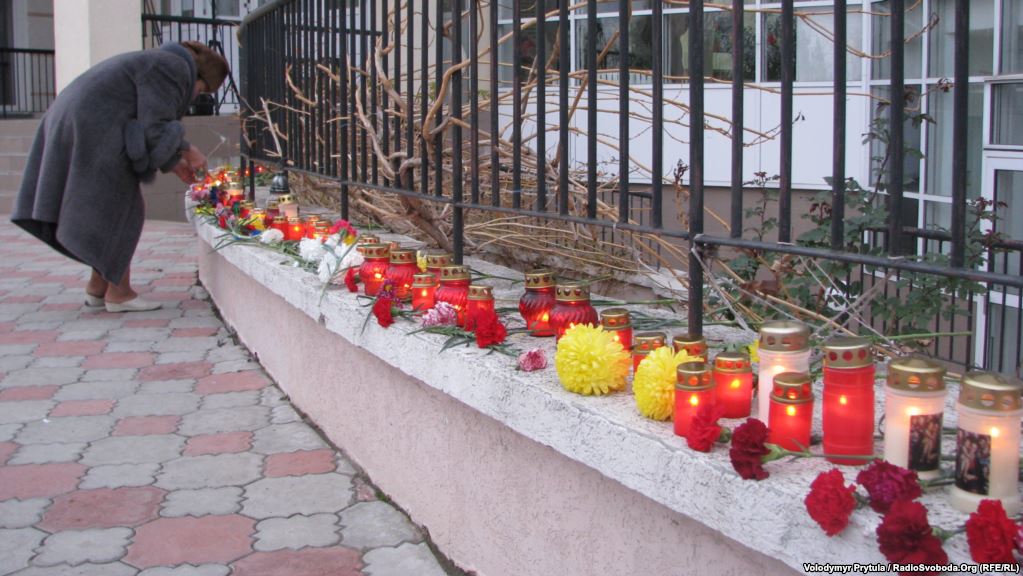 Как чествовали память жертв Голодомора в Крыму: в сети показали трогательные фото