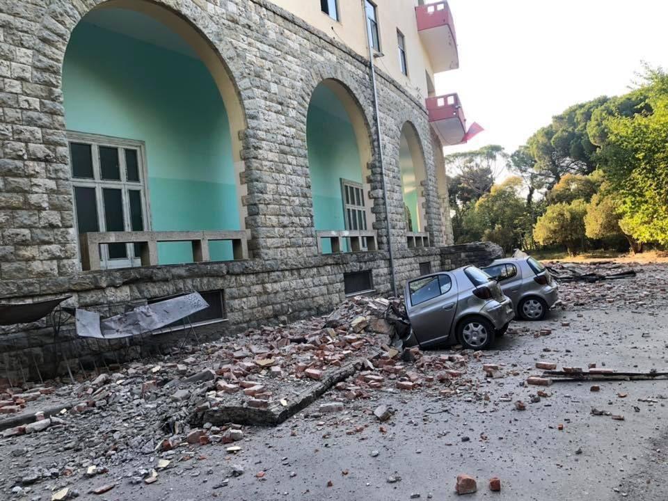 Албанию всколыхнуло мощное землетрясение