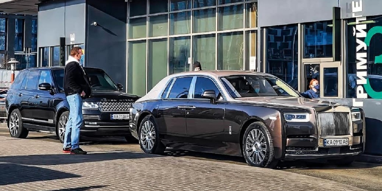 Rolls-Royce Phantom и Range Rover - фото элитного кортежа в Киеве - Апостроф