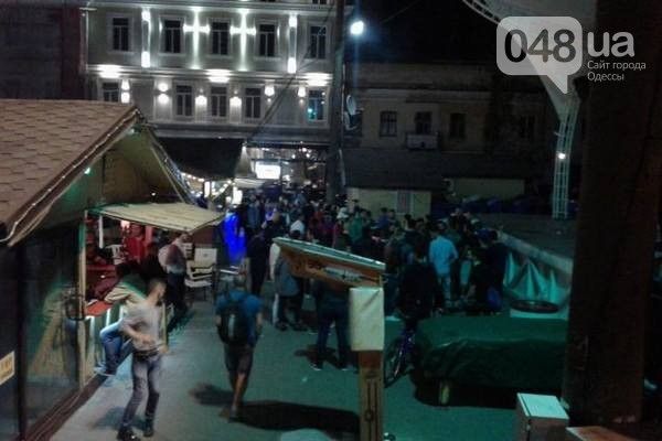 В центре Одессы иностранцы устроили массовую драку: опубликованы фото