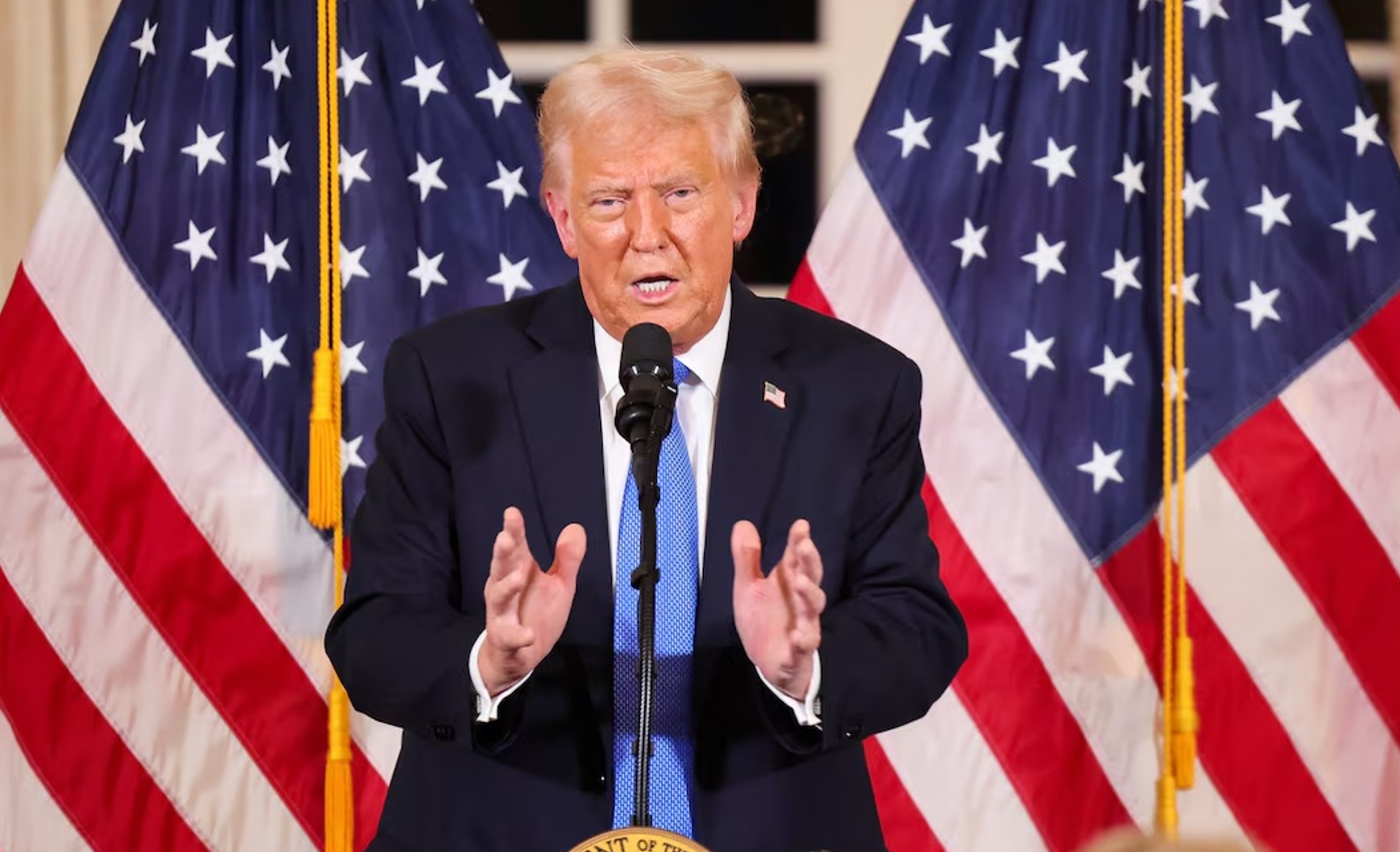 Трамп хочет посадить Путина и Зеленского за стол переговоров, однако может "уйти и пожелать удачи"