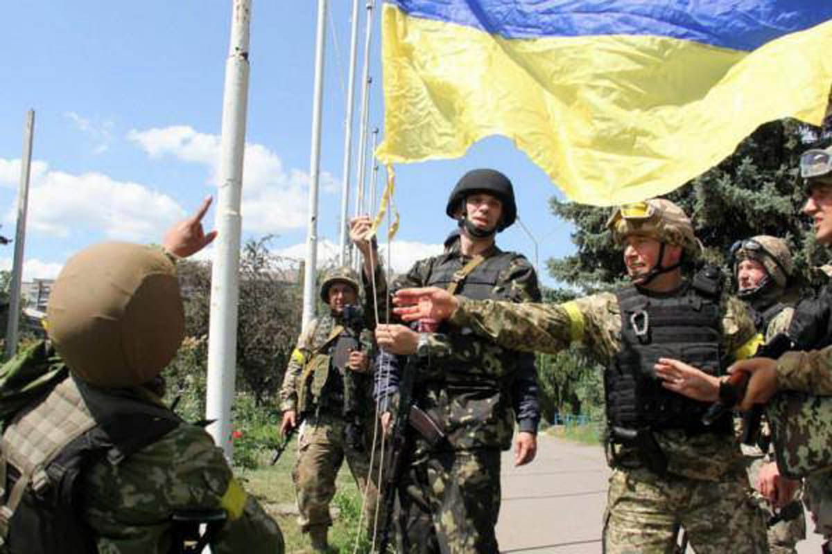 Крупная победа украинской армии в войне на Донбассе вскоре обернулась не менее крупными проблемами