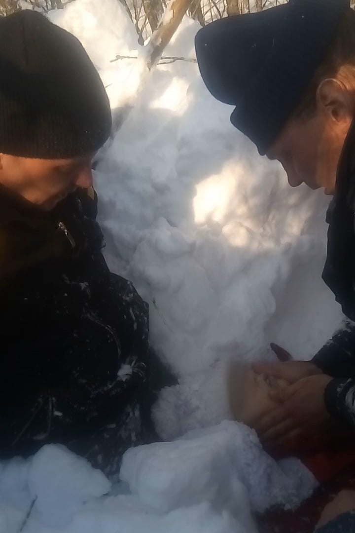 Под Харьковом ребенка засыпало двухметровым слоем снега: опубликованы фото