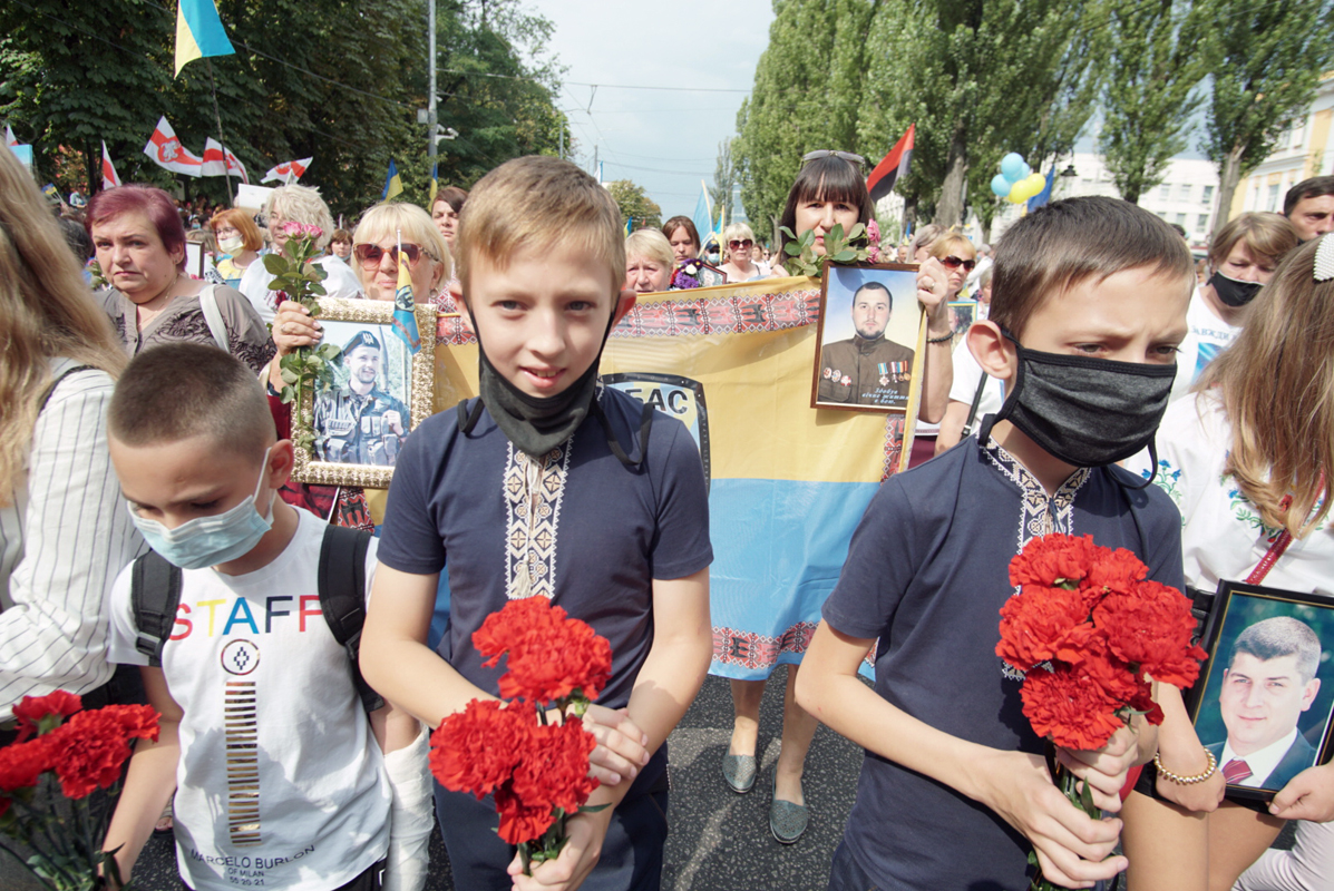 Марш Защитников 2020 фотографии люди Киев День независимости Украины