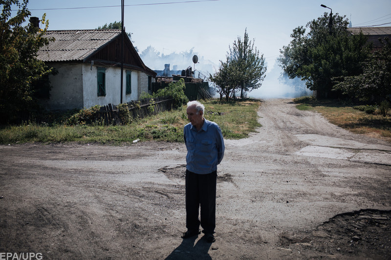 «Ощадбанк» и карты оккупированных украинцев: пенсионеры без денег не останутся