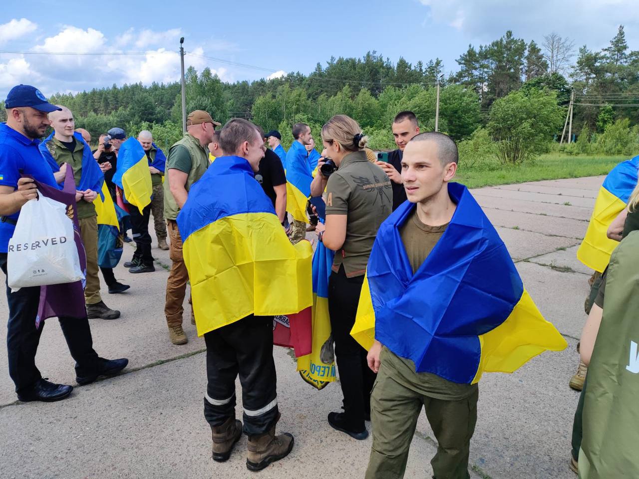 Обмін полоненими з РФ: в Україну повернулися громадяни віком до 25 років та поранені