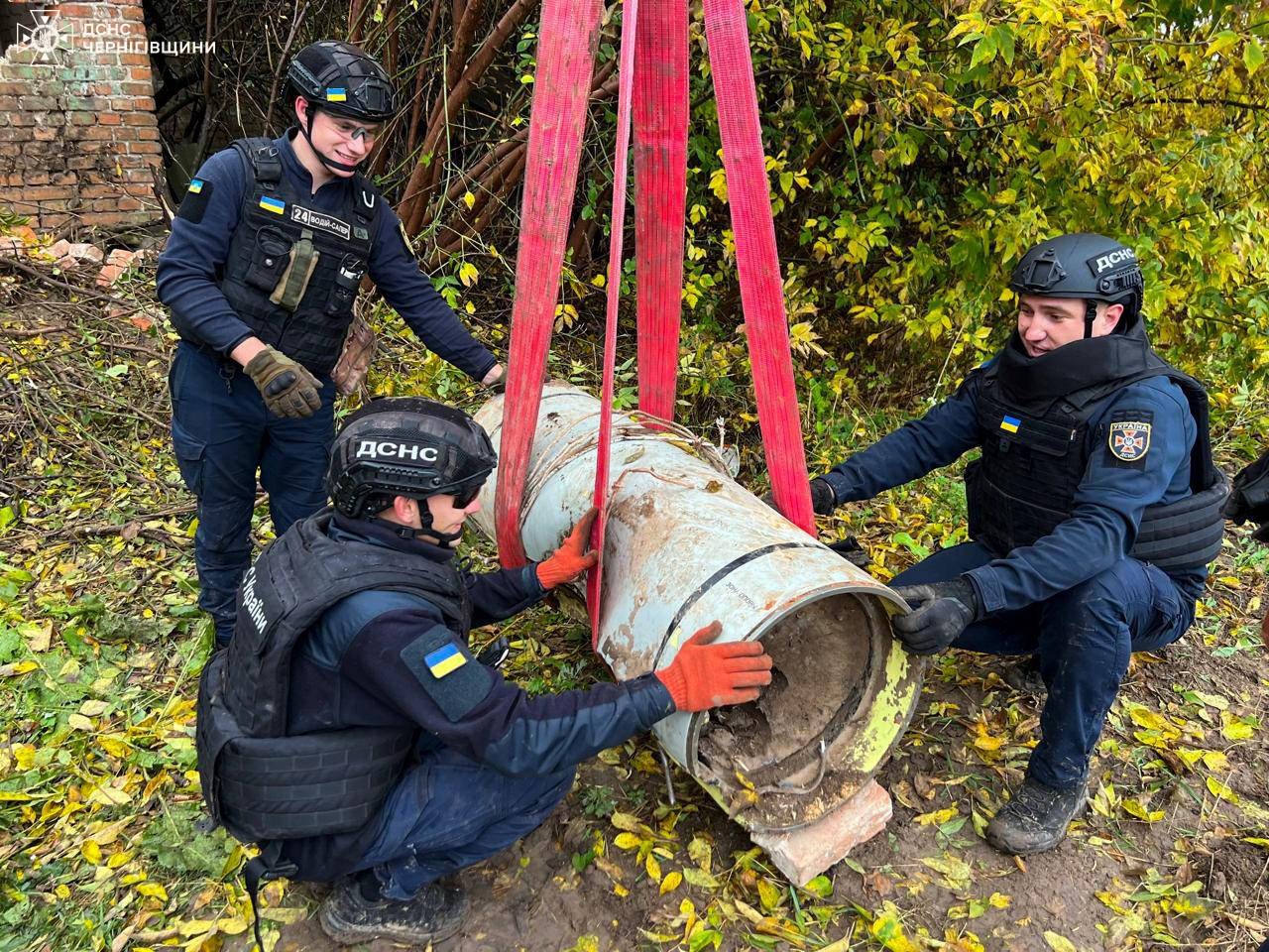 В Черниговской области пиротехники обезвредили боевую часть вражеской ракеты "Искандер-К"