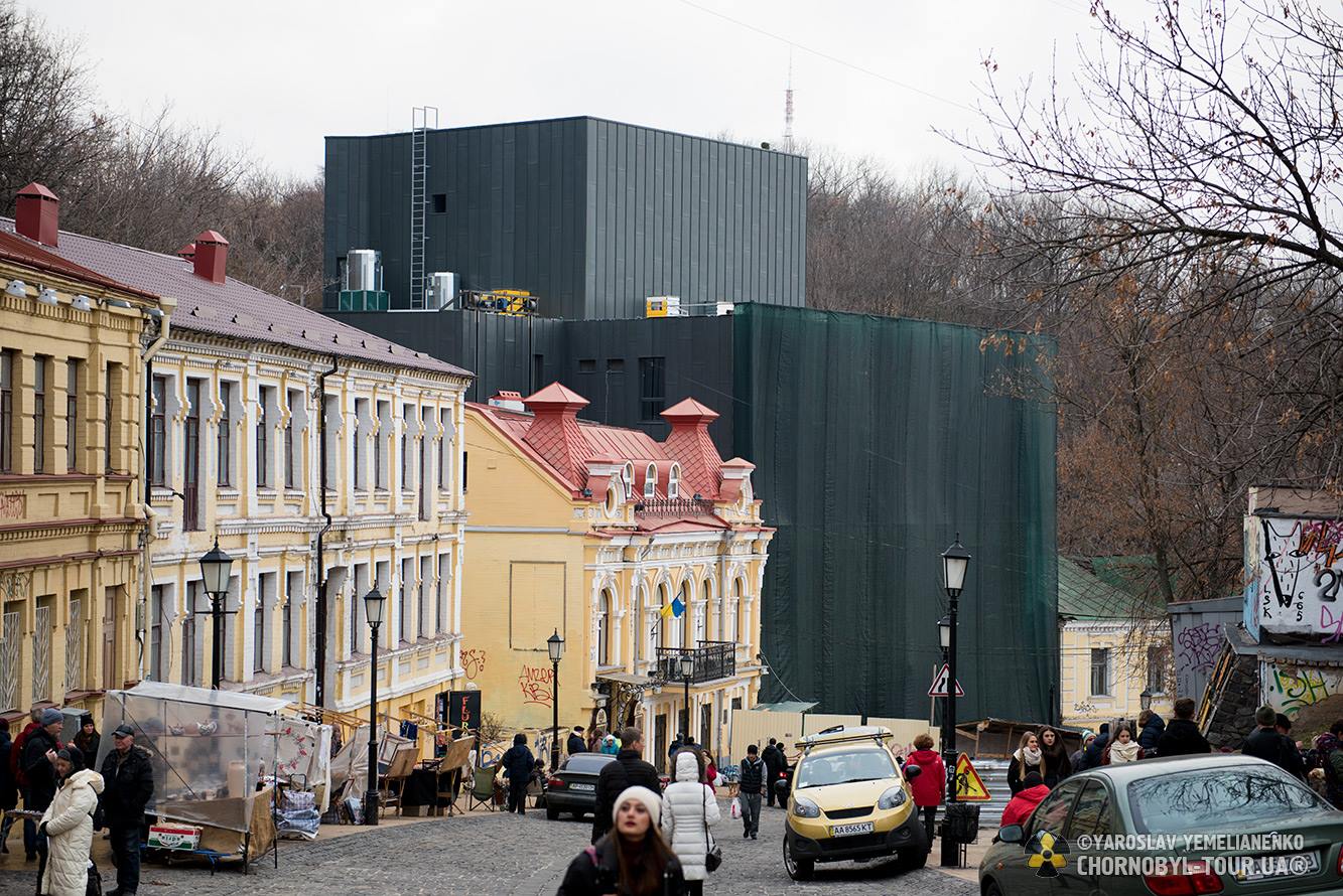 Сети возмутил странный вид театра в центре Киева после реконструкции: опубликованы фото