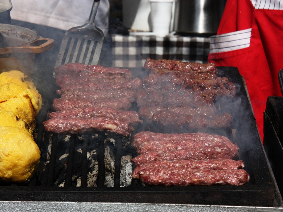 Мититеи рецепт - как вкусно пожарить колбаски на гриле