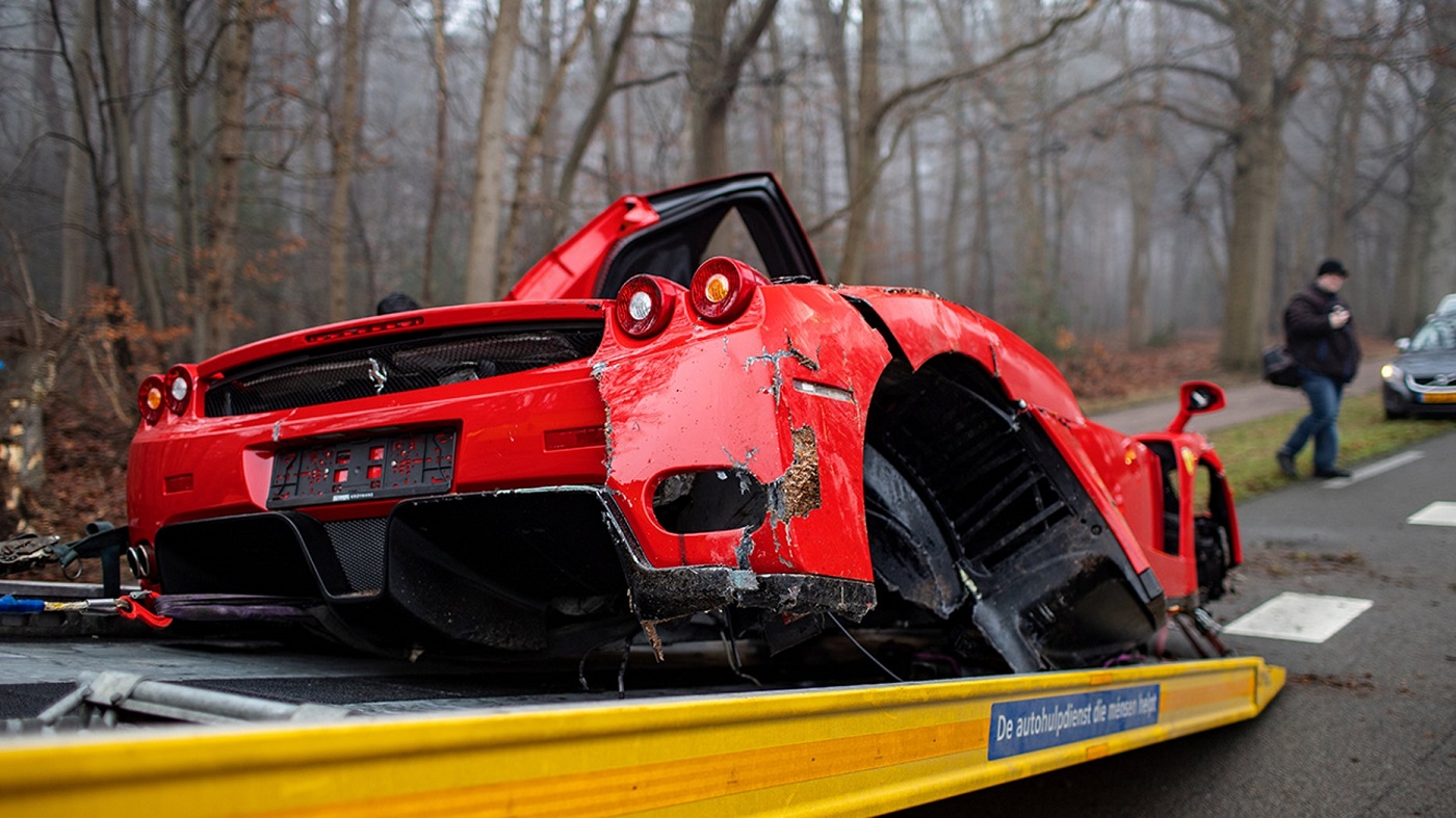 Механик разбил Ferrari Enzo во время тест-драйва - фото - Апостроф