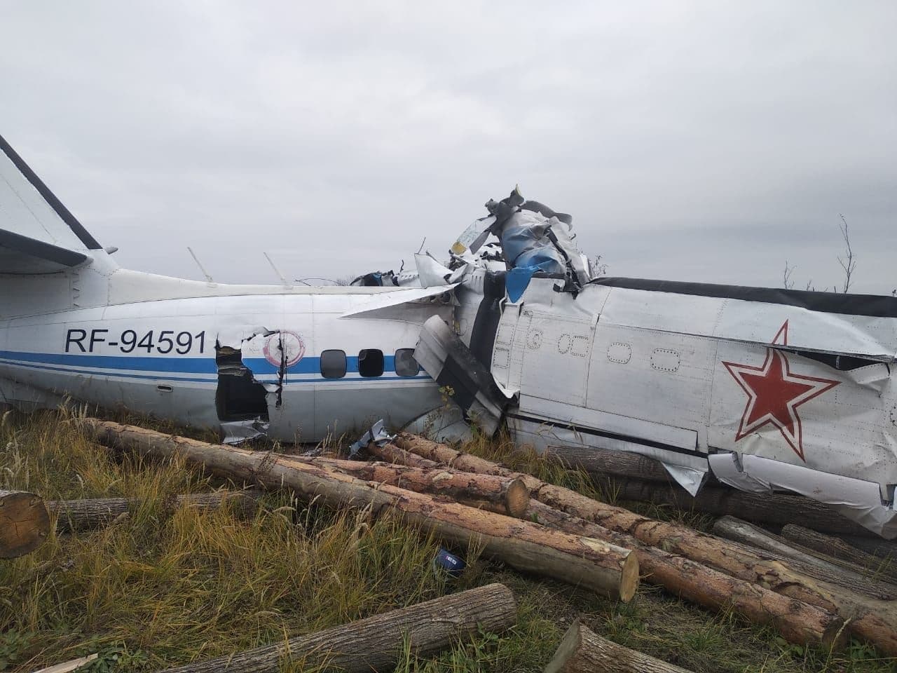 Самолет L-410 упал в Татарстане - фото, видео и данные о жертвах - Апостроф