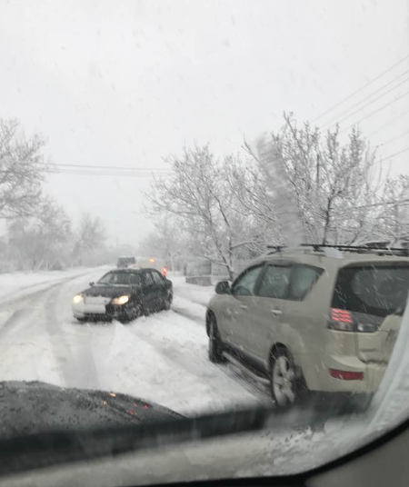В Днепре из-за сильного снегопада замело дороги: опубликованы фото