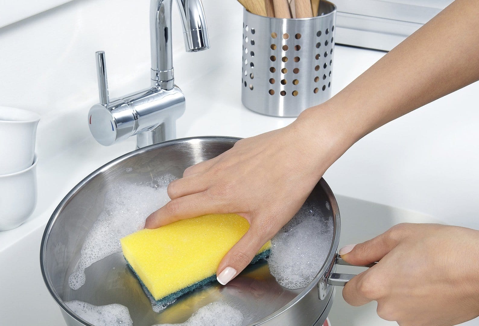 Помогут очистить сковородку от нагара: два простых способа