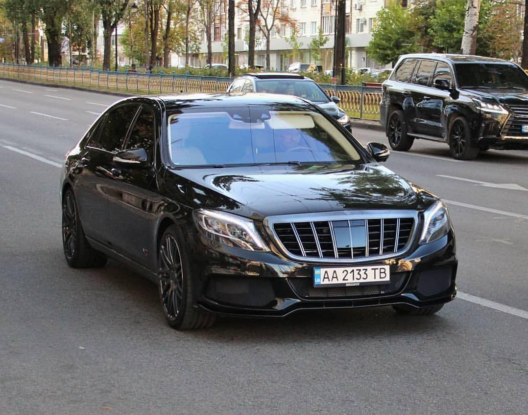 Mercedes Brabus G V12 900 в Киеве попал на фото - Апостроф