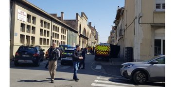 Во Франции убийца напал с ножом на прохожих: есть погибшие, фото