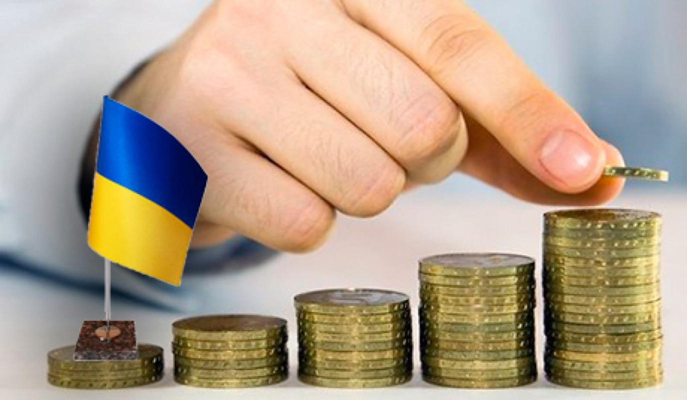Україна має скоротити невоєнні видатки: що треба зробити з соцвиплатами та тарифами на комуналку
